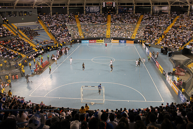 Bóng đá trong nhà được chơi lần đầu tại Uruguay